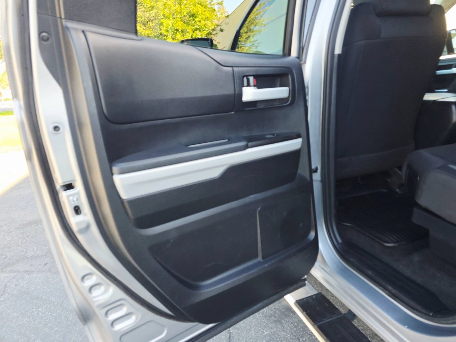 Used 2017 Toyota Tundra SR5 w/ SR5 Upgrade Package RWD image 39