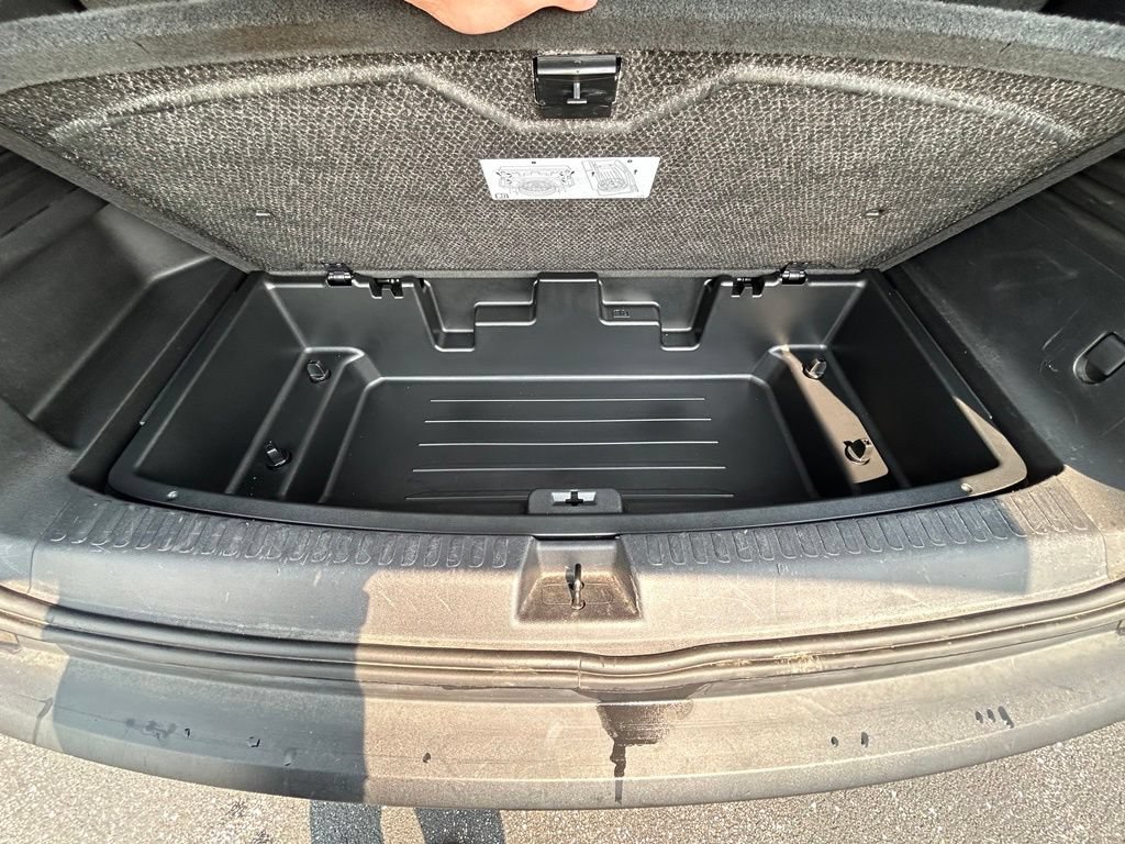 Used 2025 GMC Acadia AT4 AWD/4WD image 30