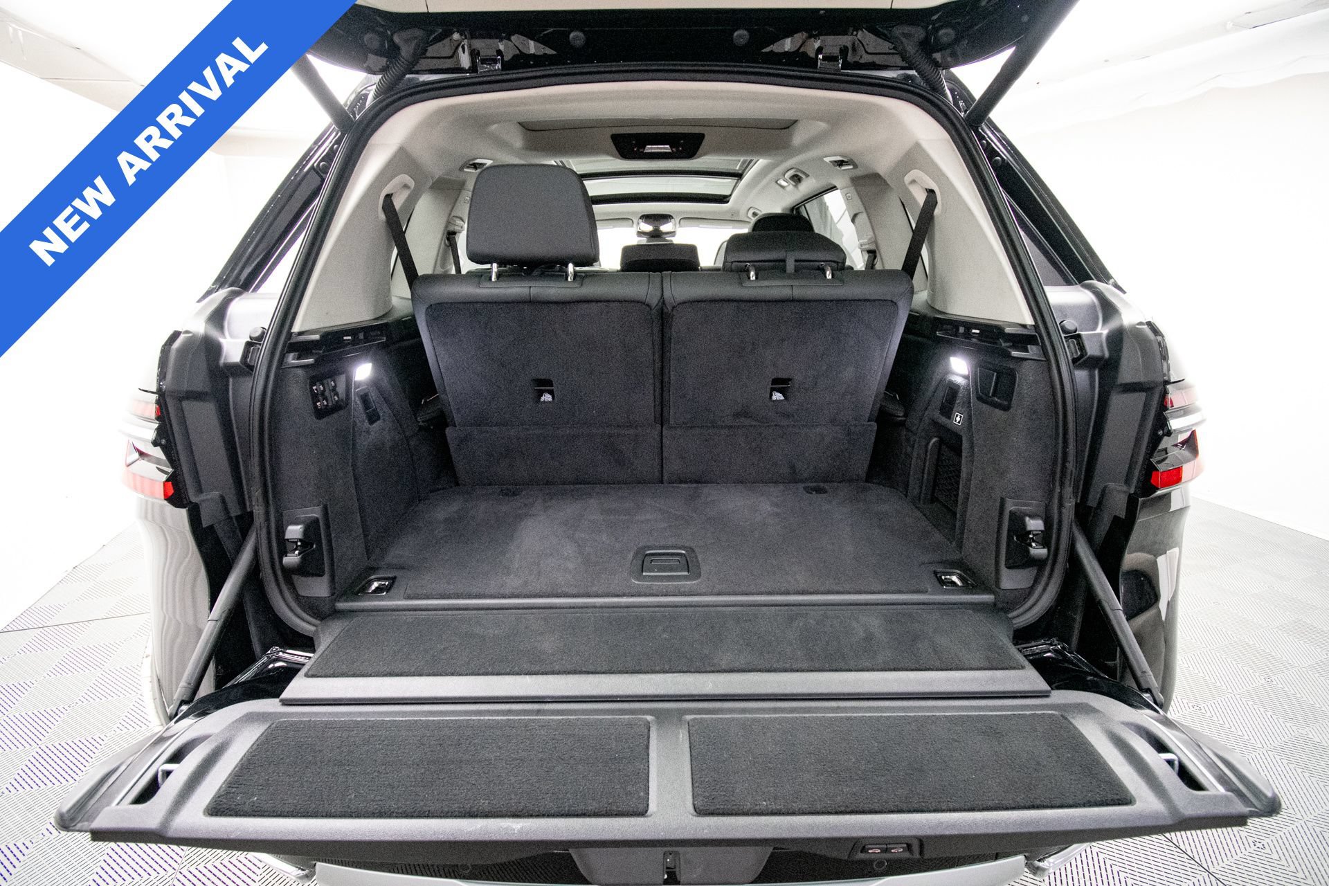 Used 2026 BMW X7 xDrive40i w/ Premium Package AWD/4WD image 37