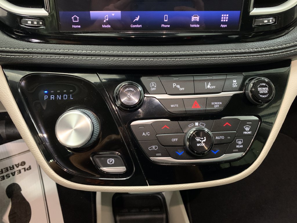 Used 2022 Chrysler Pacifica Touring-L AWD/4WD image 28