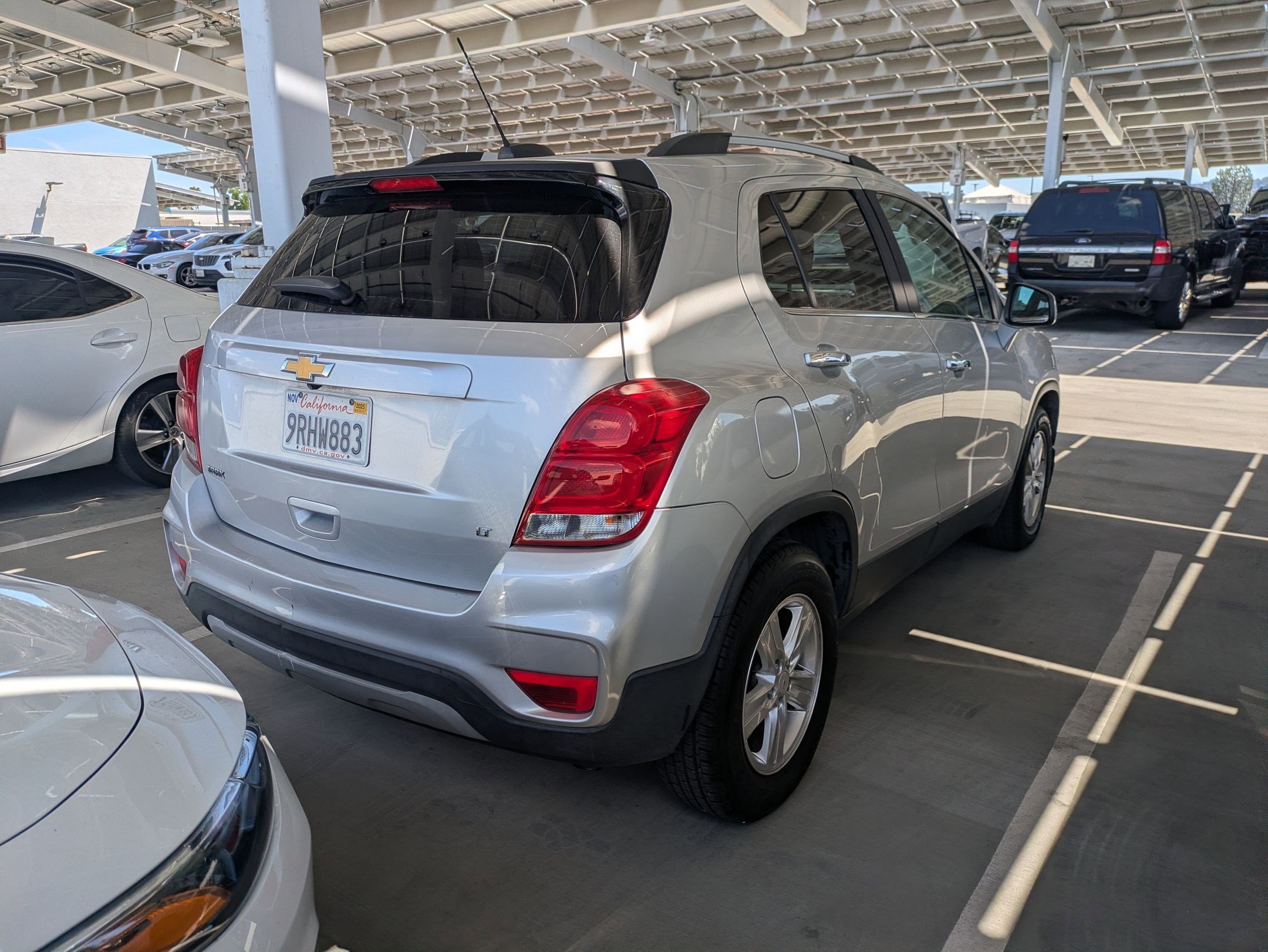 Used 2018 Chevrolet Trax LT w/ LT Convenience Package FWD image 3