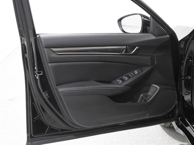 Used 2022 Honda Accord Sport image 4