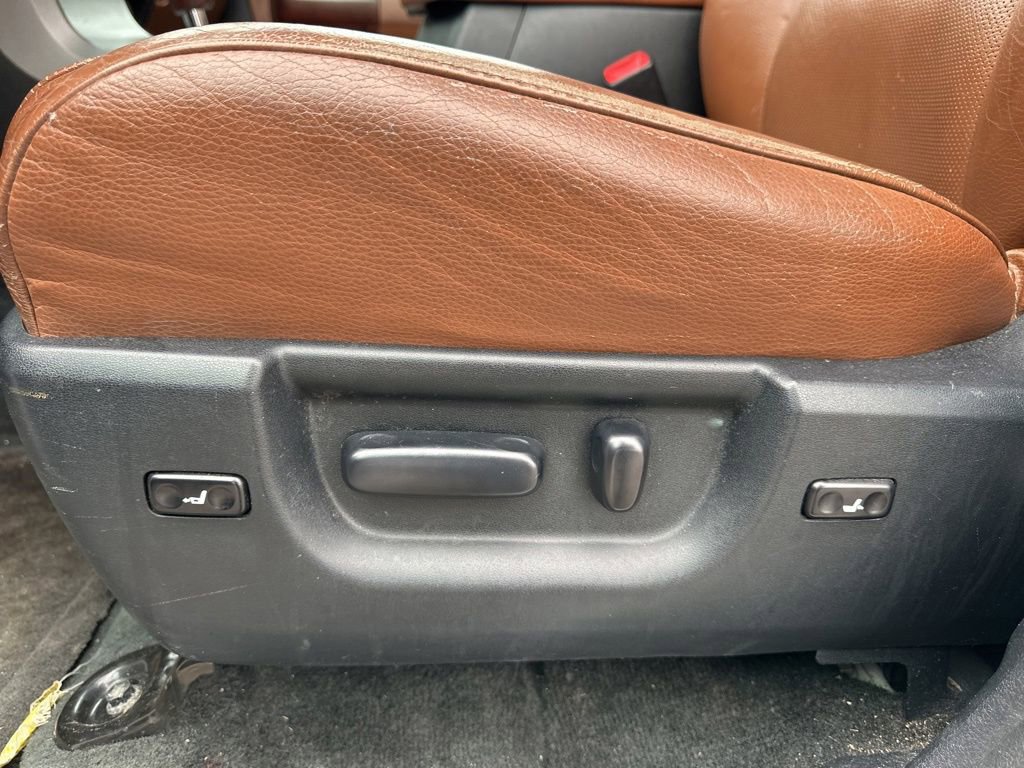Used 2014 Toyota Sequoia Platinum image 19