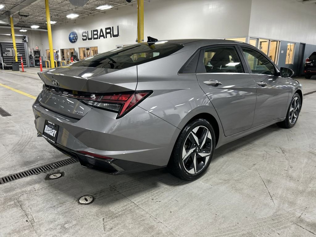 Used 2021 Hyundai Elantra Limited image 8