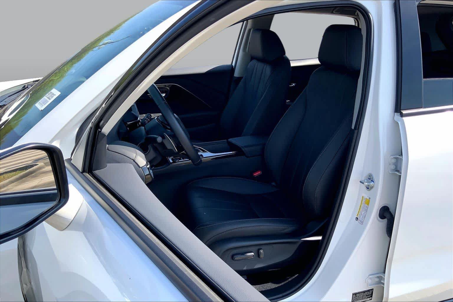 Certified 2025 Acura ADX AWD image 8