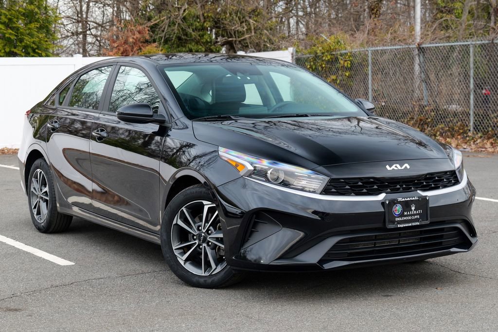 Used 2023 Kia Forte LXS image 1