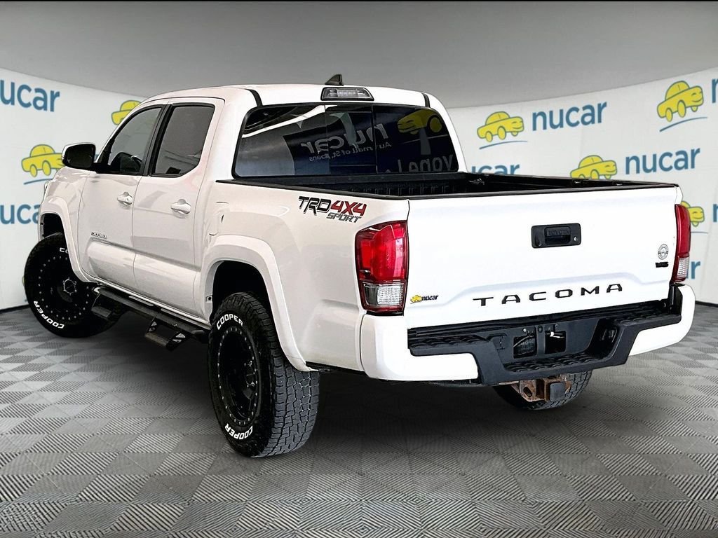 Used 2017 Toyota Tacoma TRD Sport w/ Tow Package (A/T) AWD/4WD image 4