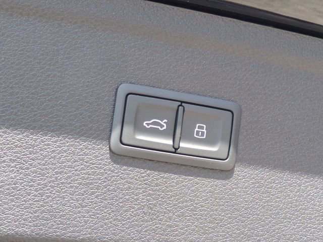 Used 2025 Audi Q5 2.0T Premium image 14