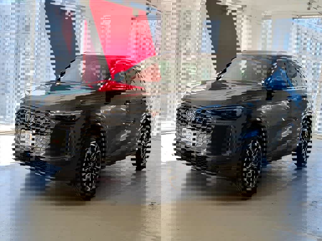 Used 2025 Audi Q5 Premium Plus w/ Premium Plus image 1