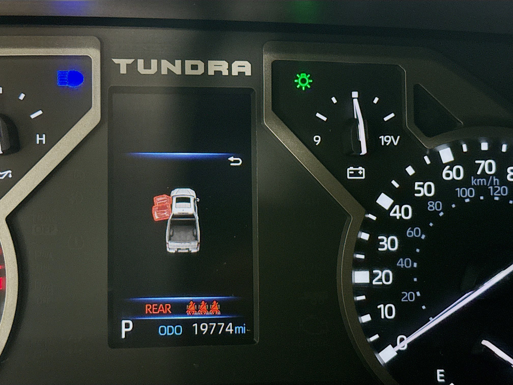 Used 2025 Toyota Tundra SR w/ SR Tow Package AWD/4WD image 13
