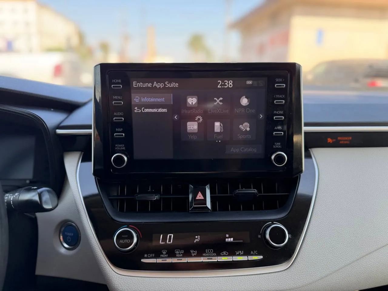 Used 2020 Toyota Corolla LE w/ Carpet Mat Package (TMS) FWD image 39