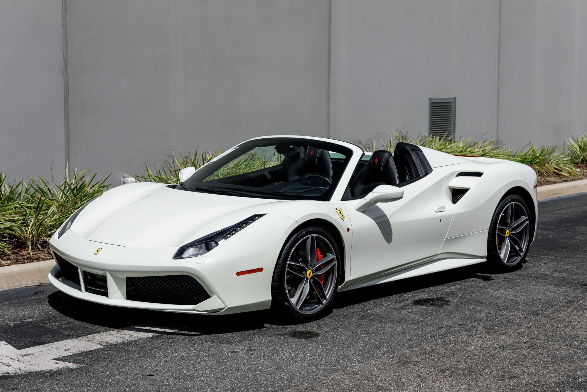 Used 2019 Ferrari 488 Spider RWD image 48