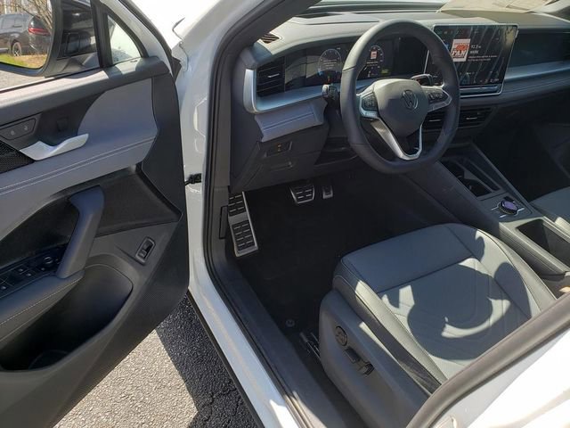 New 2026 Volkswagen Tiguan SE R-Line image 6