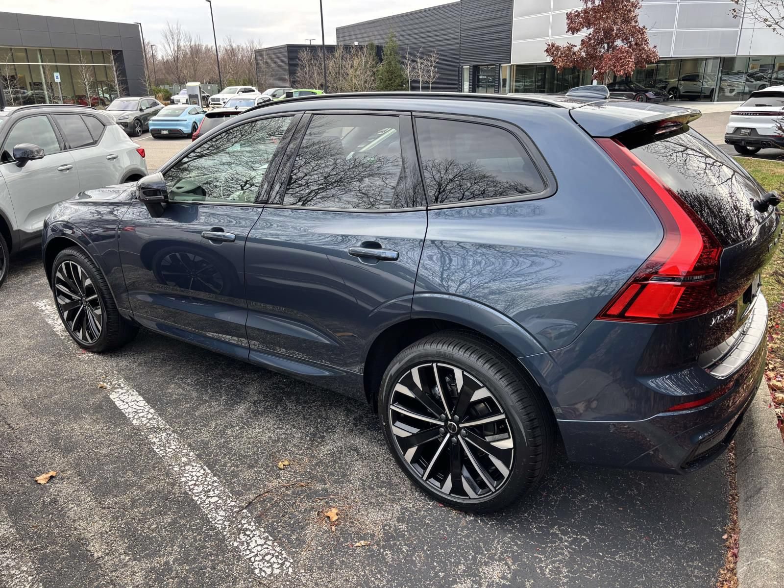 New 2026 Volvo XC60 B5 Ultra w/ Protection Package Premier AWD/4WD image 4