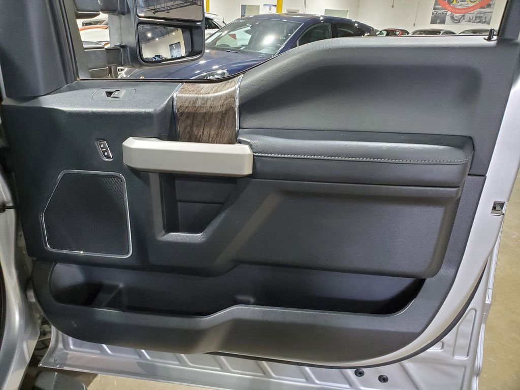 Used 2019 Ford F250 Lariat w/ Lariat Ultimate Package image 16