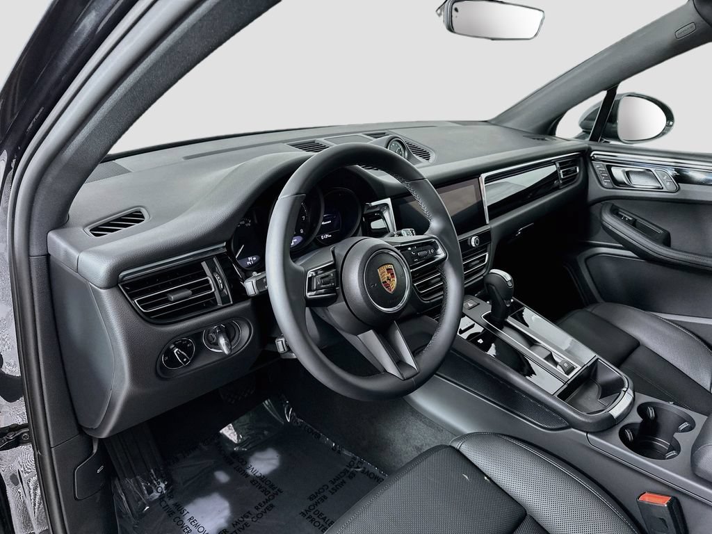 New 2026 Porsche Macan AWD/4WD image 4