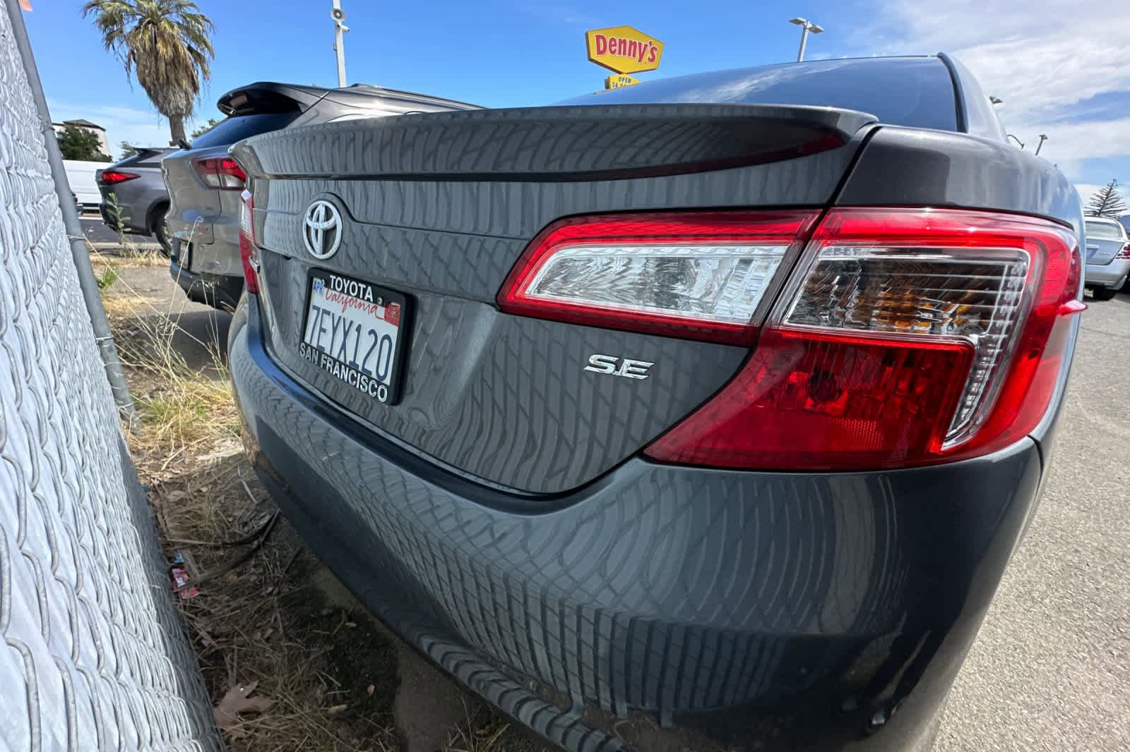 Used 2014 Toyota Camry SE FWD image 19