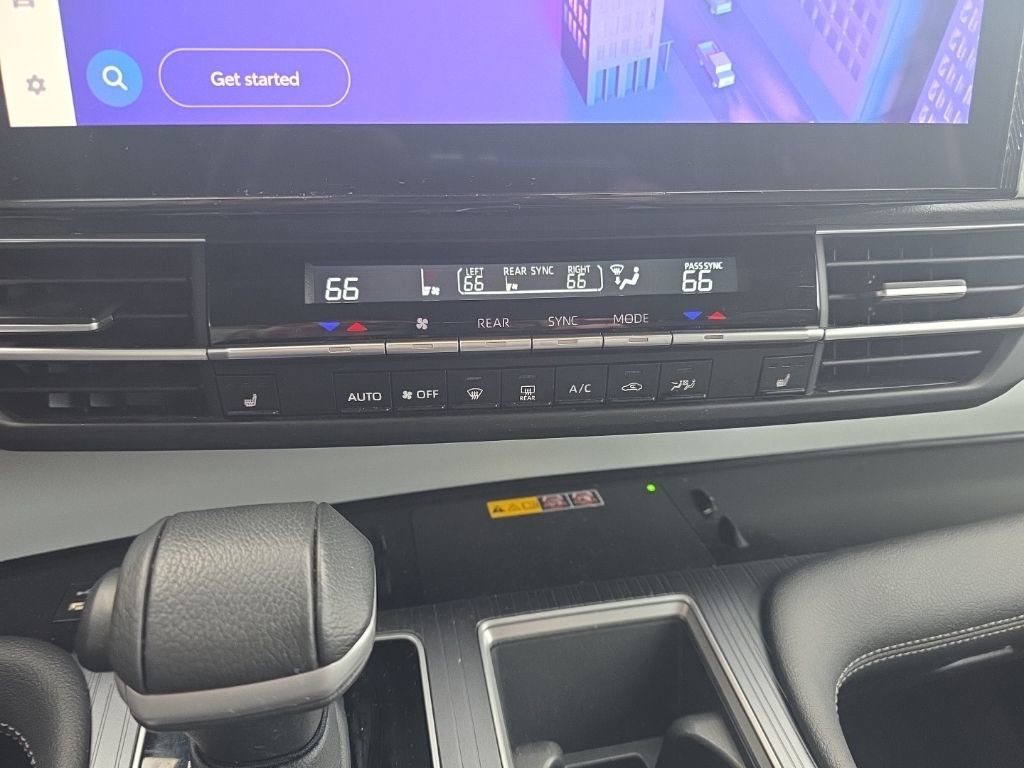 Used 2025 Toyota Sienna XLE image 25