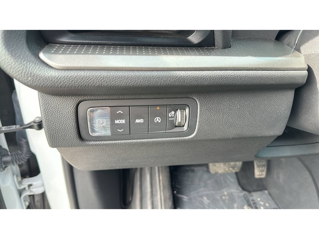 Used 2024 Chevrolet Traverse LT AWD/4WD image 21