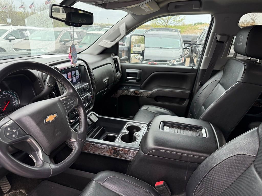 Used 2017 Chevrolet Silverado 1500 LTZ Z71 w/ Realtree Edition AWD/4WD image 11