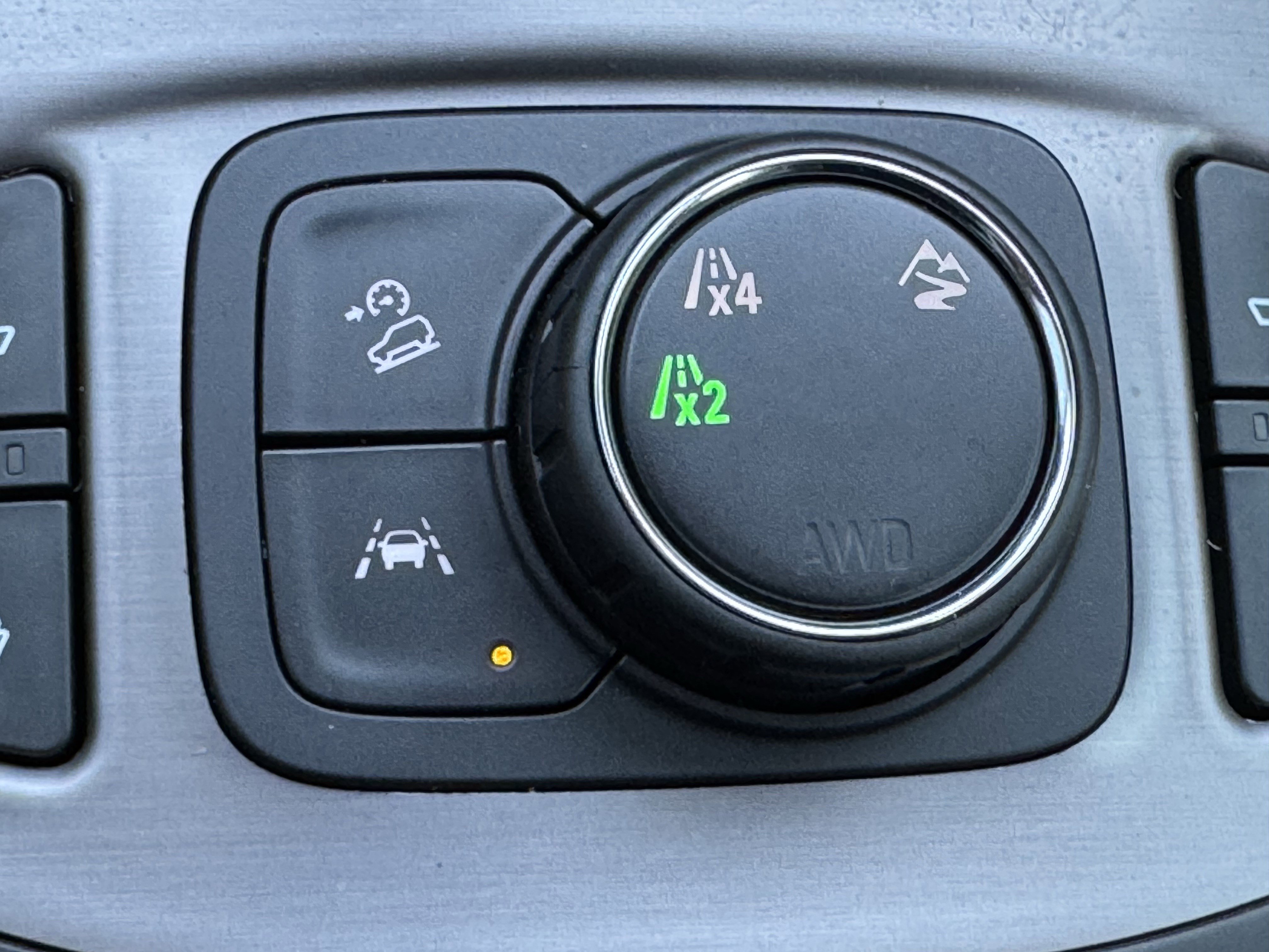 Used 2024 GMC Terrain AT4 image 25