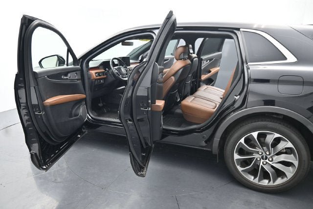 Used 2023 Lincoln Nautilus Reserve w/ Equipment Group 201A AWD/4WD image 21