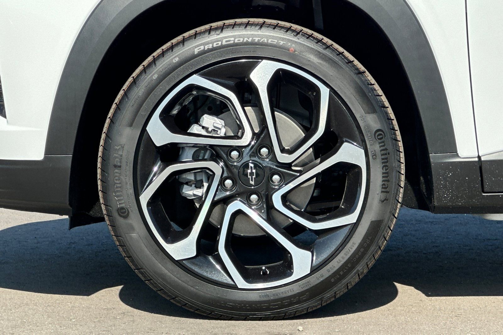 New 2026 Chevrolet Trax RS FWD image 25