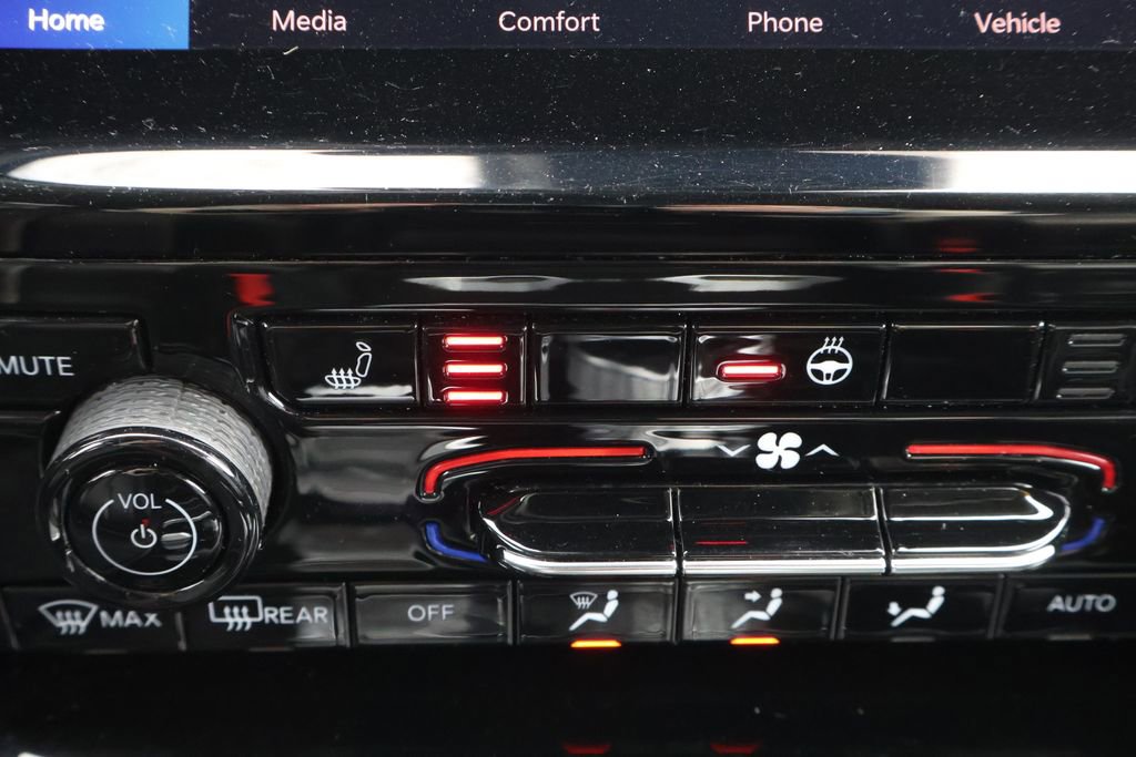 Used 2024 Jeep Grand Cherokee Limited image 20