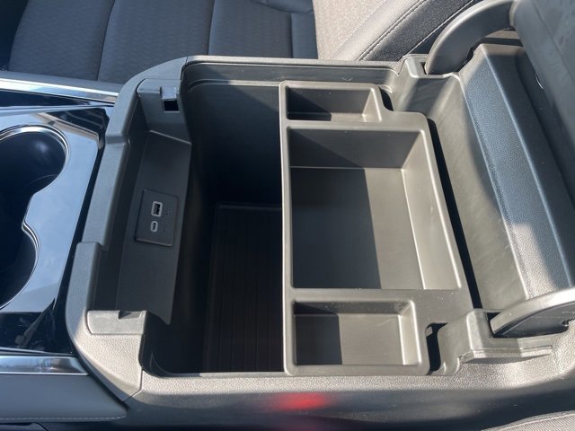 New 2025 Chevrolet Suburban LS image 30