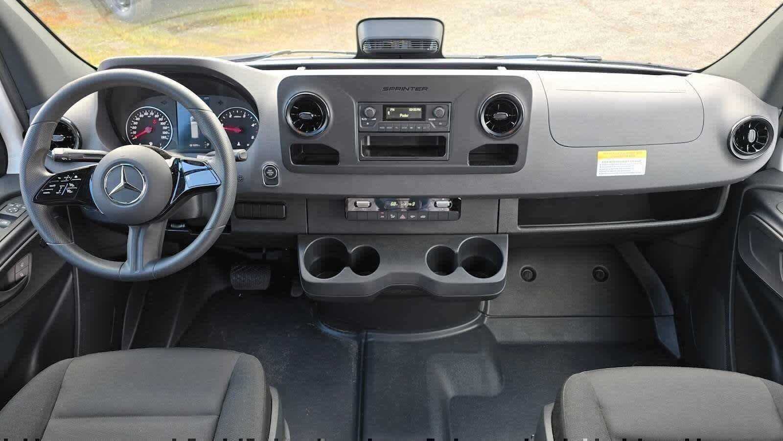 Used 2025 Mercedes-Benz Sprinter 2500 image 17