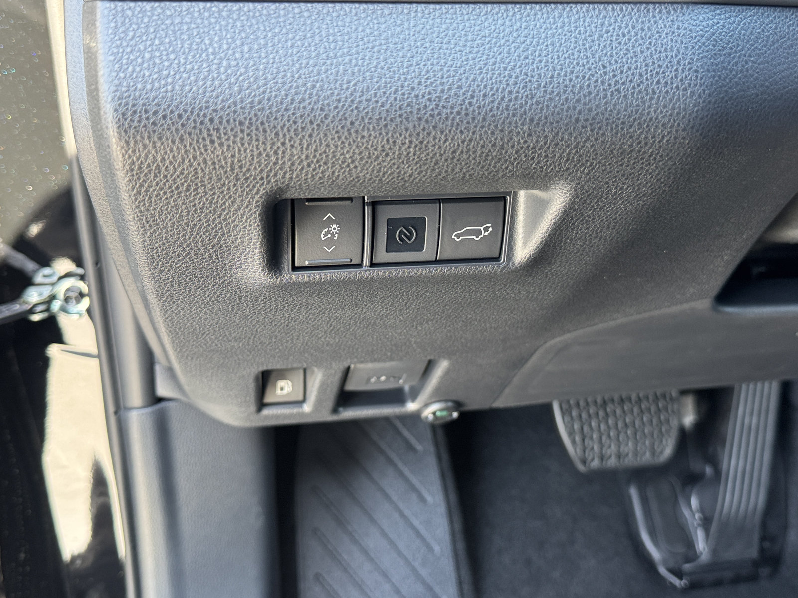 New 2026 Toyota RAV4 XSE AWD/4WD image 17