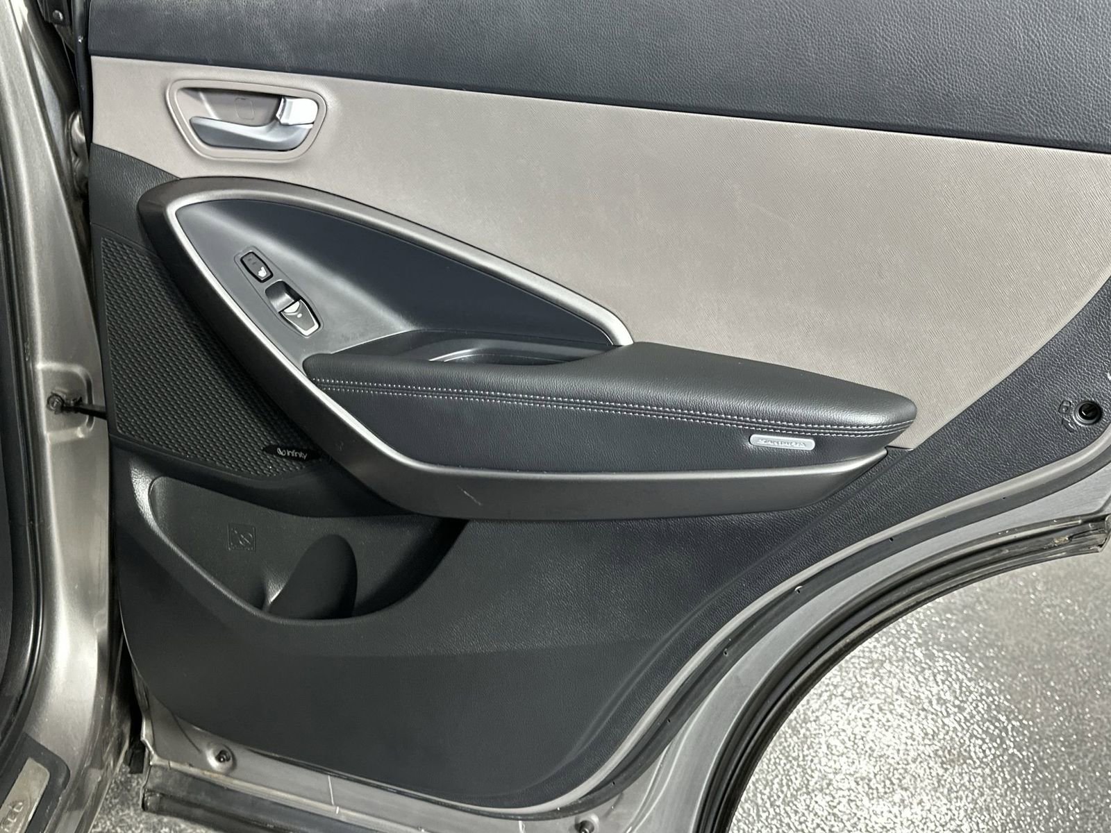Used 2017 Hyundai Santa Fe Sport FWD image 32