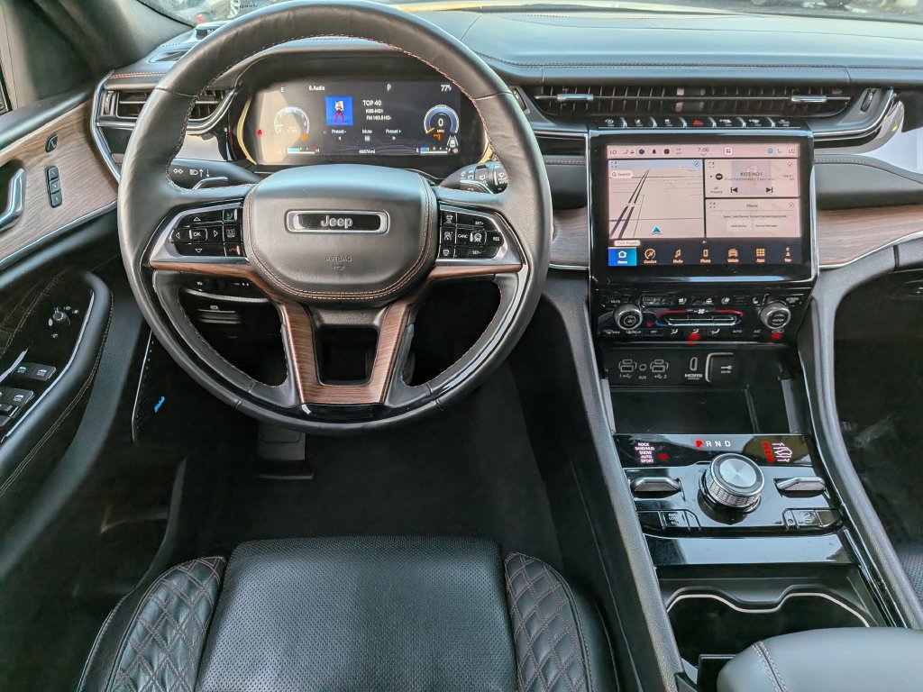 Used 2024 Jeep Grand Cherokee Summit w/ Adv Protech Group IV AWD/4WD image 26