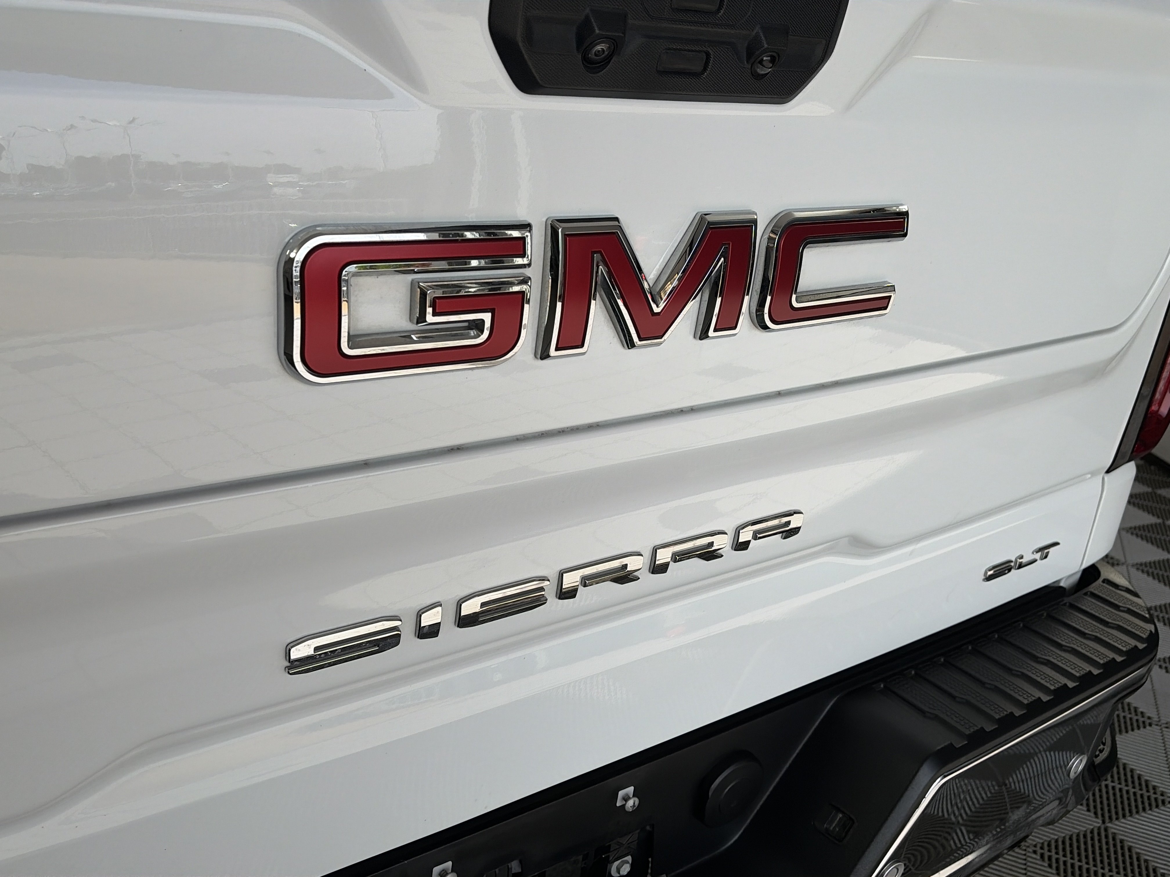 Used 2024 GMC Sierra 1500 SLT w/ SLT Premium Plus Package AWD/4WD image 15