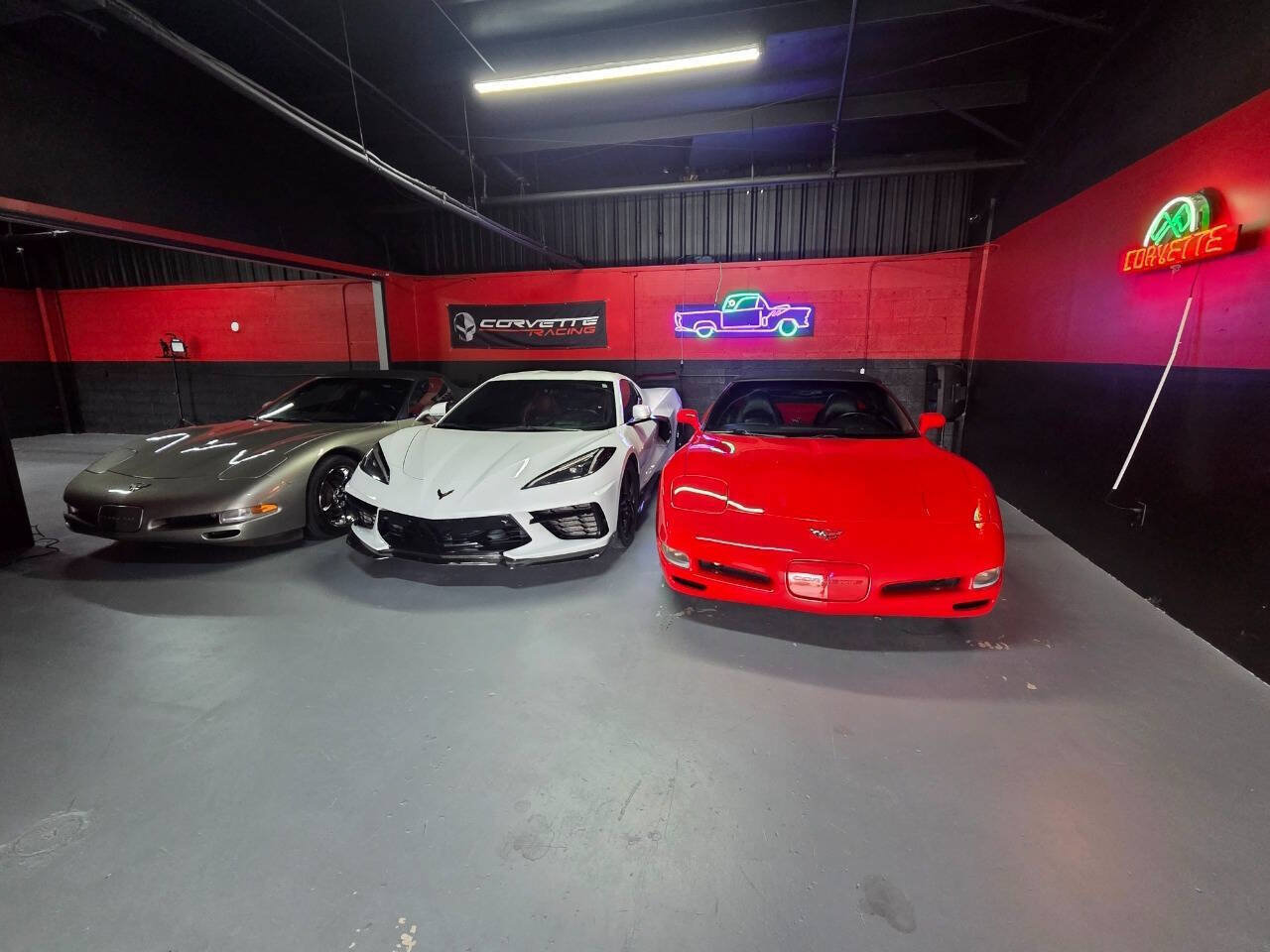 Used 2004 Chevrolet Corvette Convertible w/ Preferred Equipment Group RWD image 24