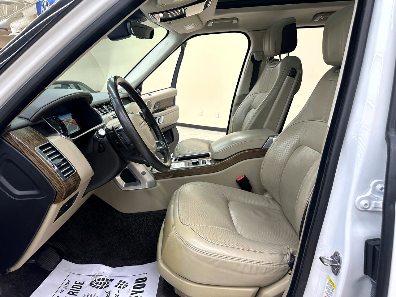 Used 2018 Land Rover Range Rover Supercharged image 24