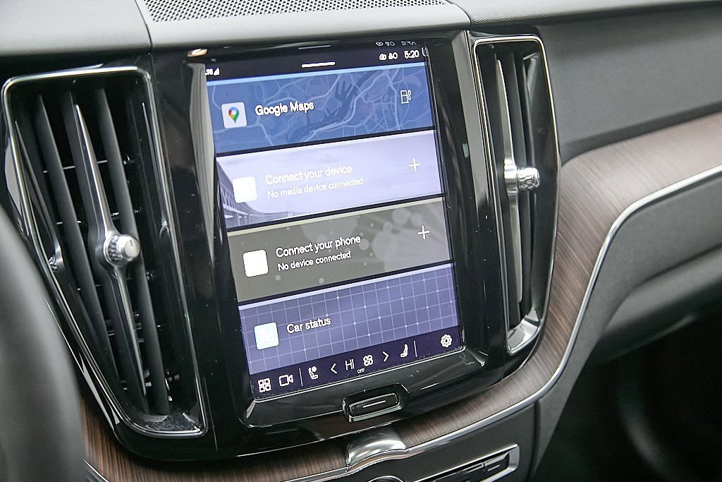 Certified 2023 Volvo XC60 T8 Plus w/ Climate Package image 16