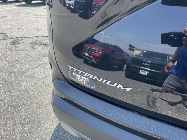 Used 2024 Ford Edge Titanium AWD/4WD image 5