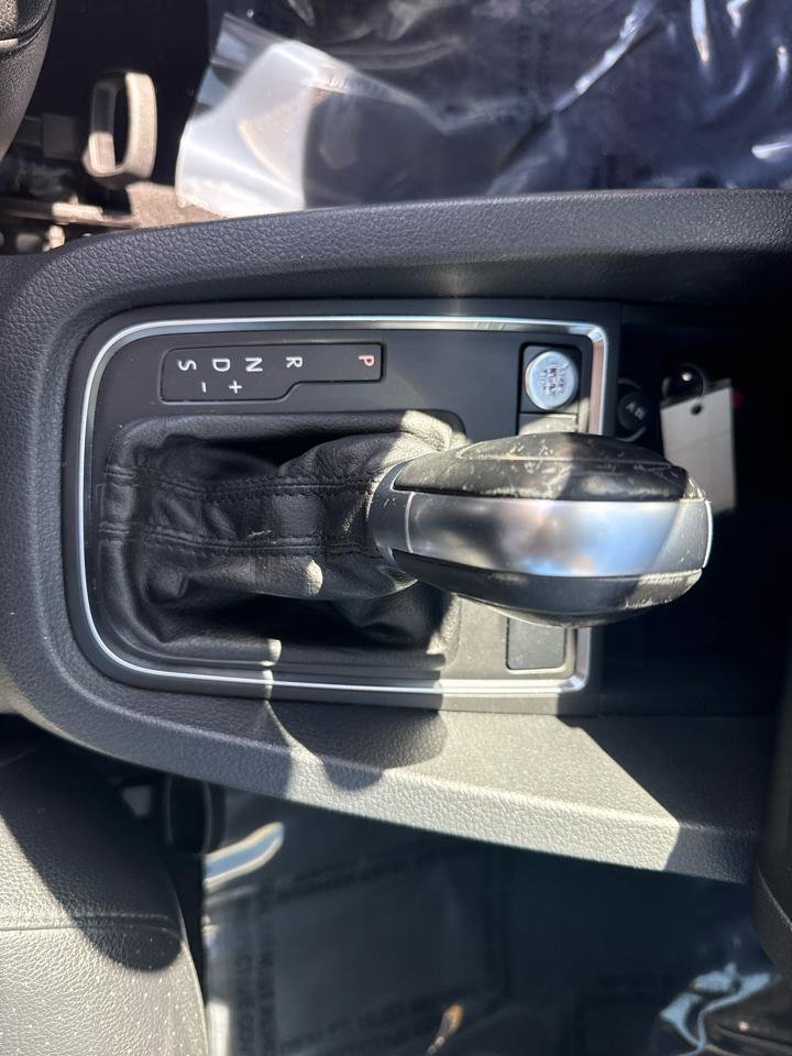 Used 2017 Volkswagen Jetta SE image 22