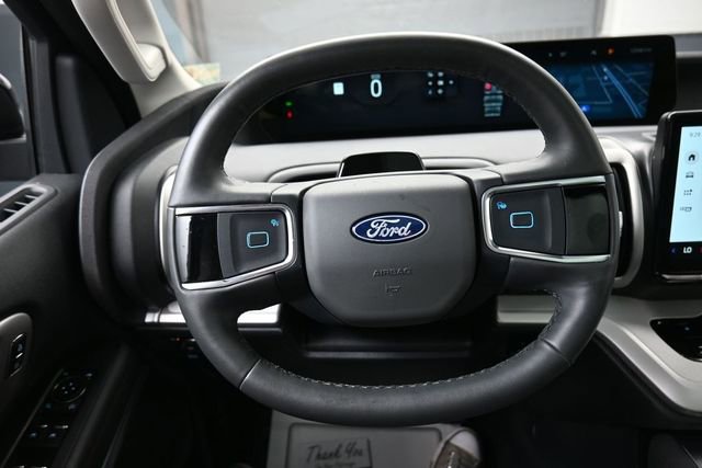 Used 2025 Ford Expedition Active AWD/4WD image 8