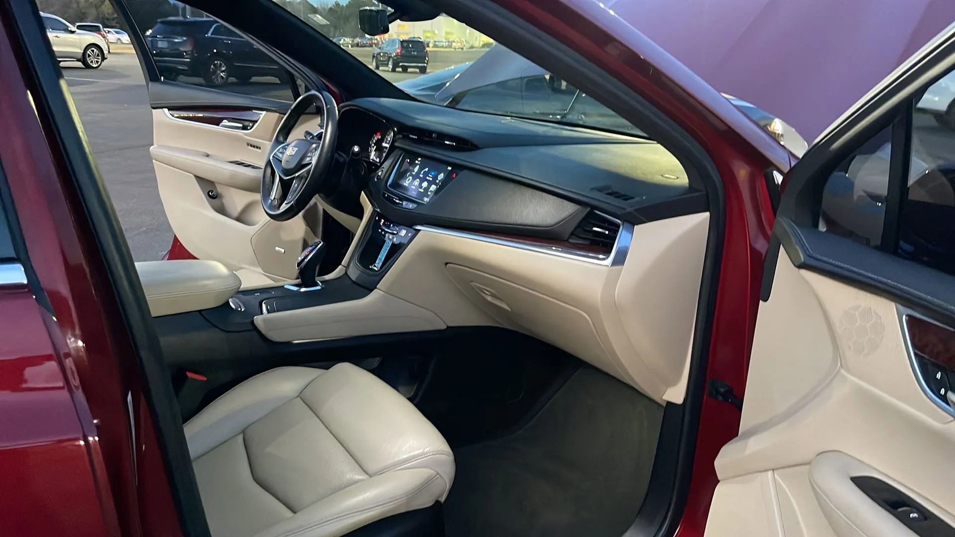 Used 2018 Cadillac XT5 Luxury image 35