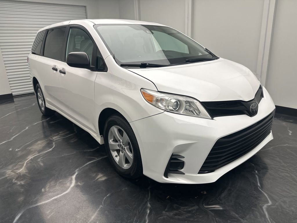 Used 2019 Toyota Sienna L image 4
