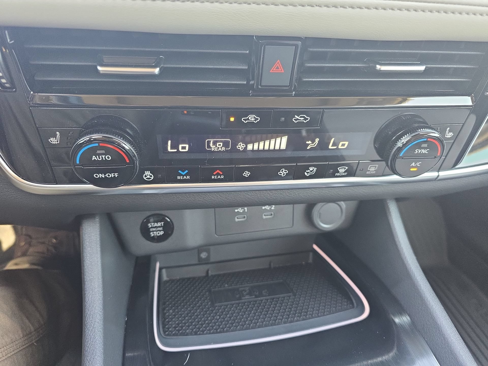 Used 2024 Nissan Rogue SL w/ SL Premium Package FWD image 24