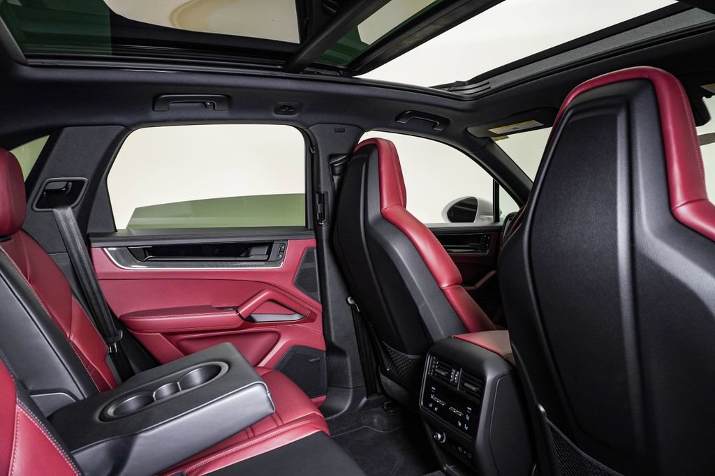 New 2026 Porsche Cayenne Coupe AWD/4WD image 16
