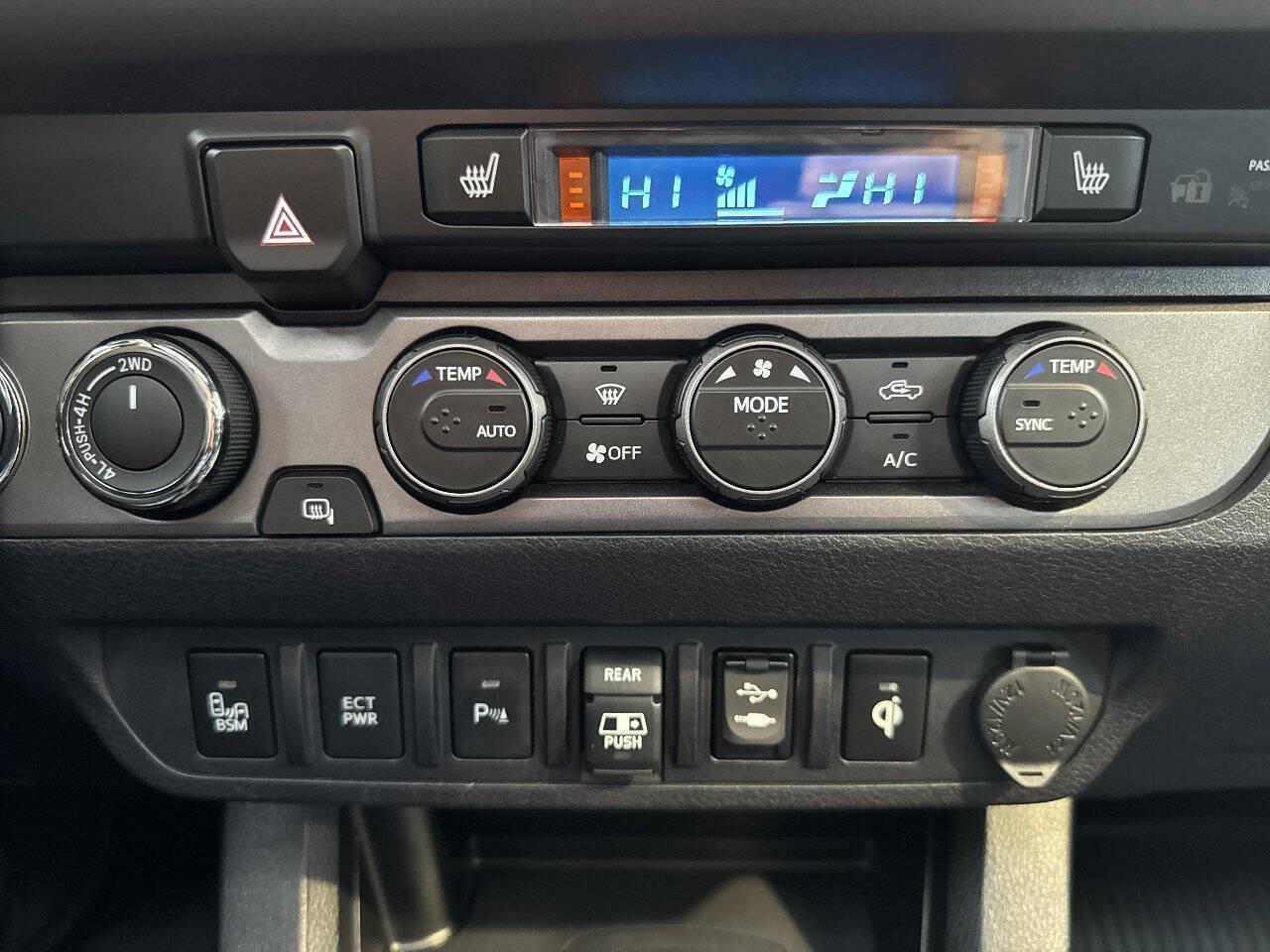 Used 2019 Toyota Tacoma TRD Sport AWD/4WD image 39