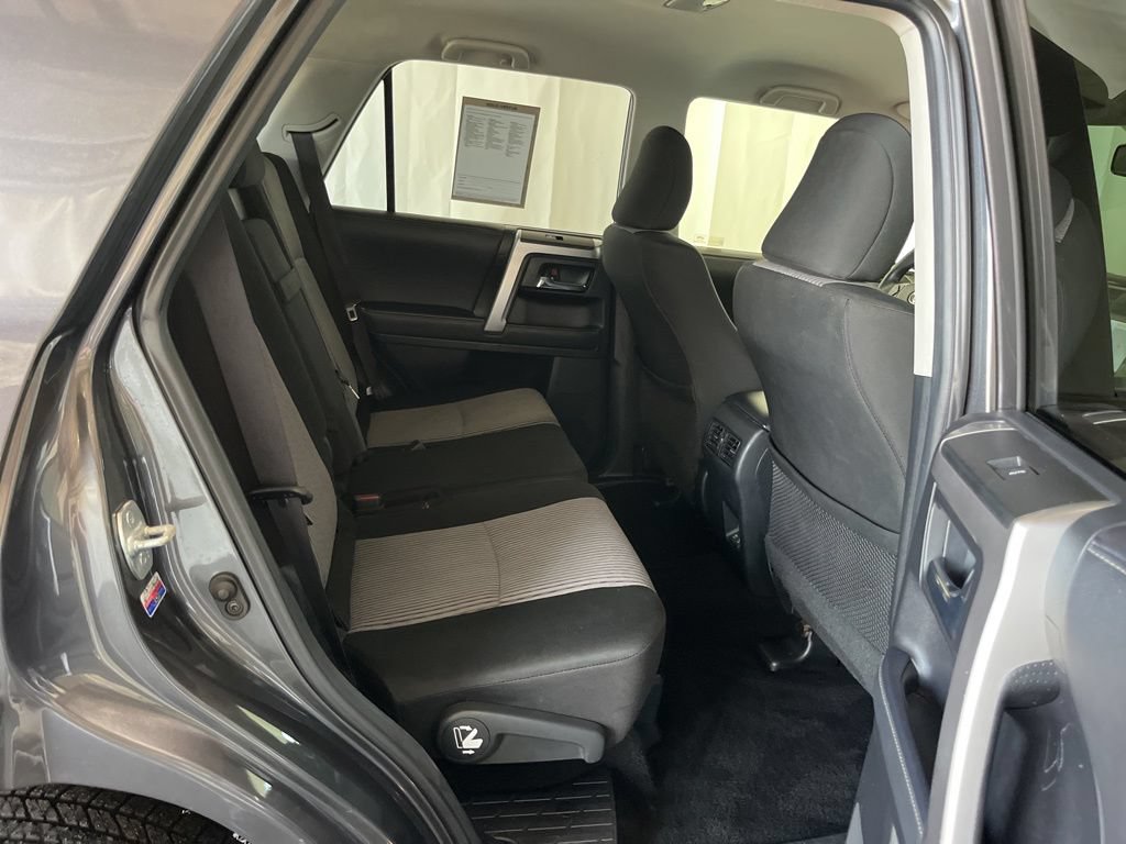 Used 2020 Toyota 4Runner SR5 AWD/4WD image 24