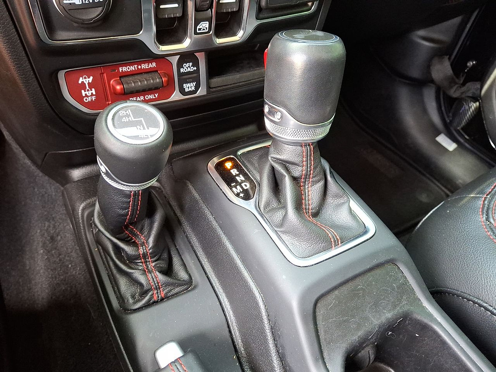 Used 2022 Jeep Wrangler Unlimited Rubicon w/ LED Lighting Group AWD/4WD image 18