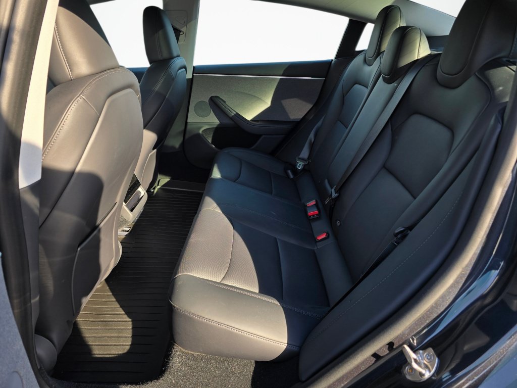 Used 2024 Tesla Model 3 Standard Range RWD image 17