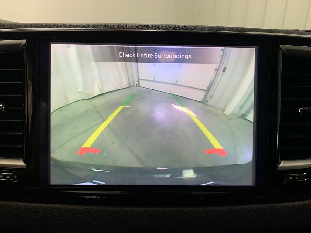 Used 2024 Chrysler Pacifica Touring-L image 29