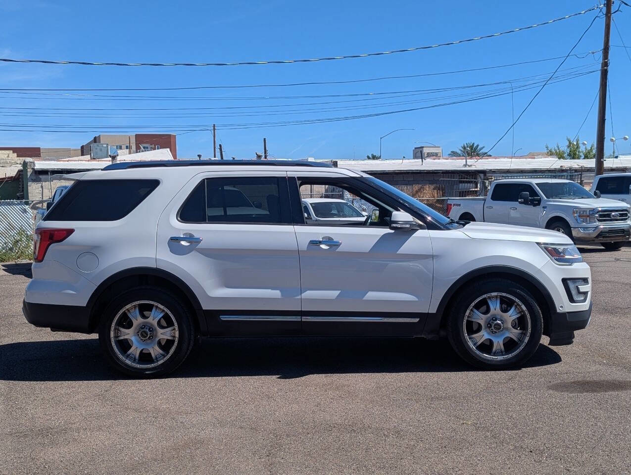 Used 2017 Ford Explorer Limited w/ Equipment Group 301A image 2